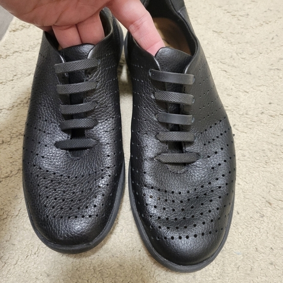 Clarks Collection Black Leather Sneakers - Picture 3 of 8